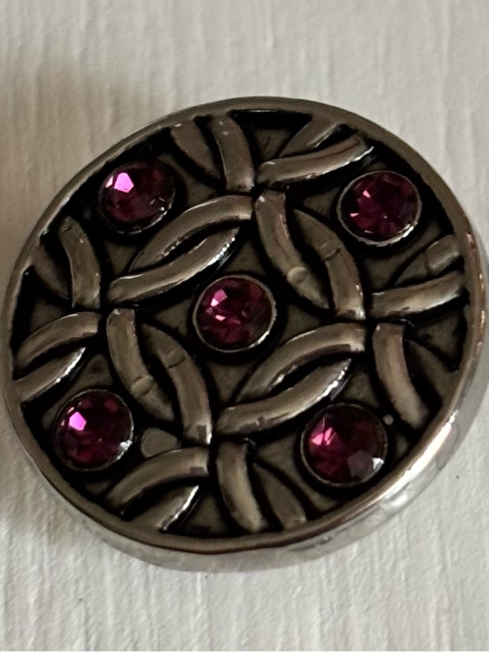 Magnolia & Vine Fish 18mm Snap